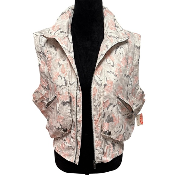 NWT Free People Movement Off The Grid Vest in Ivory Floral. - Picture 7 of 11